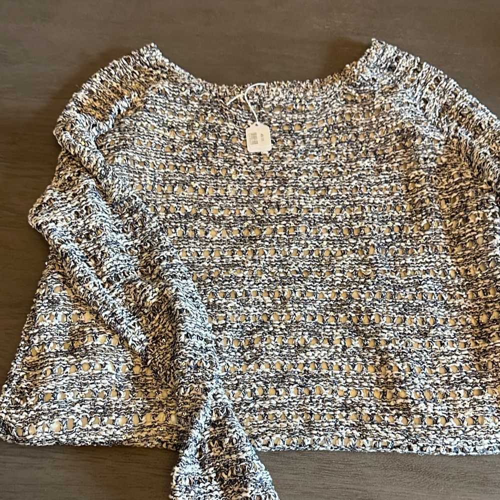 Women's Black and White Knit Sweater
